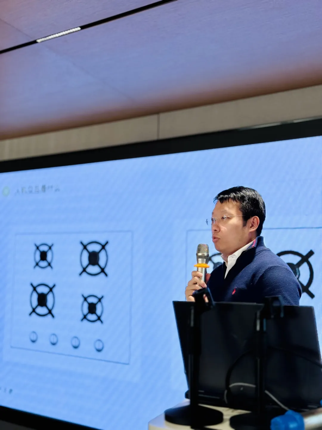 1740041307542975.png 2.png